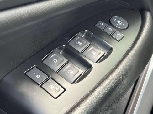 Used 2016 Cadillac Escalade Luxury AWD/4WD image 21