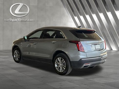 Used 2022 Cadillac XT5 Premium Luxury FWD image 2