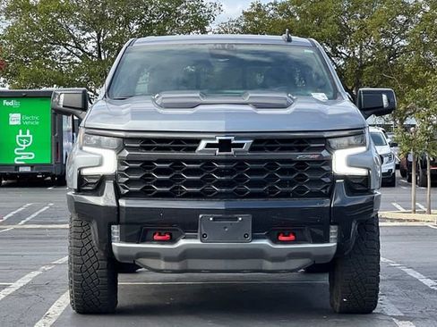 Used 2024 Chevrolet Silverado 1500 ZR2 w/ Technology Package image 9