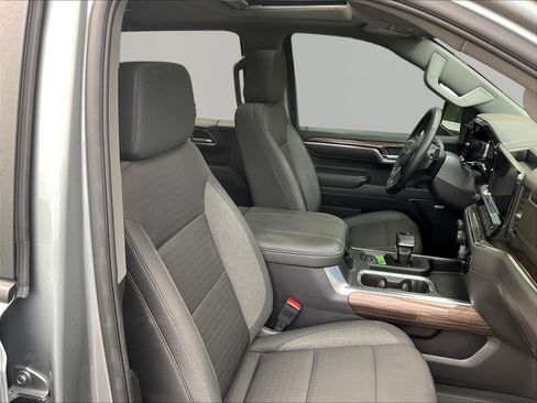 Used 2025 Chevrolet Silverado 1500 LT Trail Boss w/ Convenience Package II AWD/4WD image 30