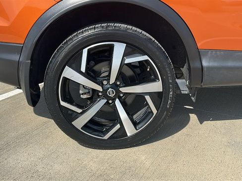 Used 2021 Nissan Rogue Sport SL w/ Premium Package FWD image 18