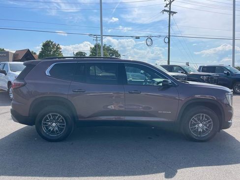 Used 2025 GMC Acadia Elevation image 6