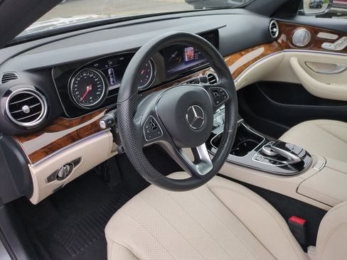 Used 2017 Mercedes-Benz E 300 4MATIC image 16