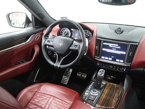 Used 2021 Maserati Levante GranSport image 21