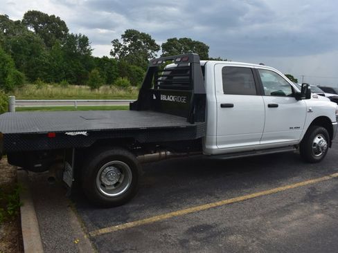 Used 2024 RAM 3500 SLT w/ Quick Order Package 2YG SLT AWD/4WD image 4