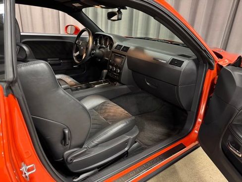 Used 2009 Dodge Challenger SRT8 RWD image 7