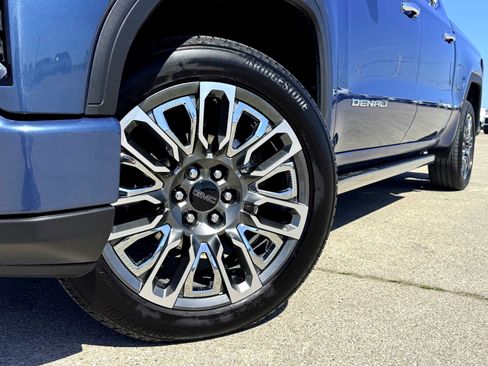 Used 2025 GMC Sierra 1500 Denali Ultimate image 2