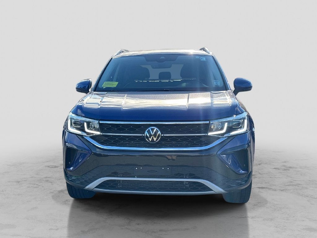 Certified 2024 Volkswagen Taos SEL AWD/4WD image 8