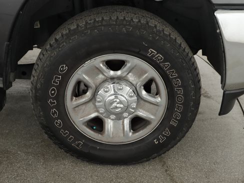 Used 2024 RAM 2500 Tradesman w/ Chrome Appearance Group image 9