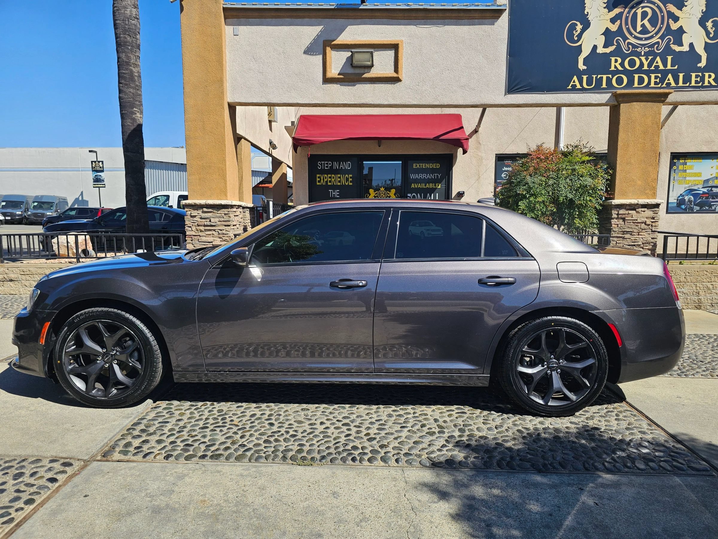 Used 2021 Chrysler 300 Touring L RWD image 8