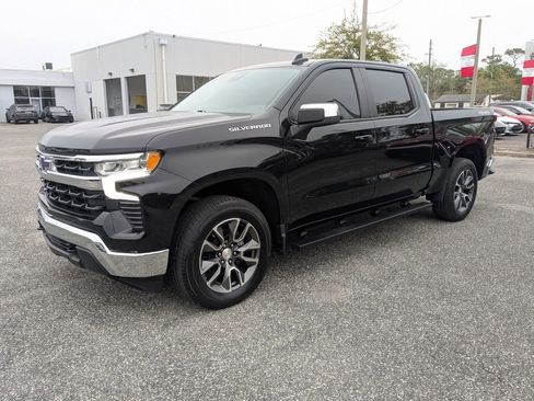 Used 2024 Chevrolet Silverado 1500 LT AWD/4WD image 8