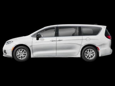 New 2026 Chrysler Pacifica Select image 4