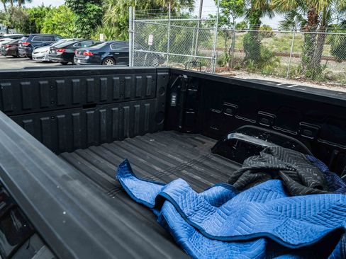 Used 2022 Chevrolet Silverado 1500 Custom Trail Boss AWD/4WD image 11