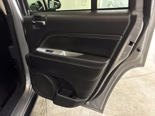 Used 2016 Jeep Compass High Altitude FWD image 18