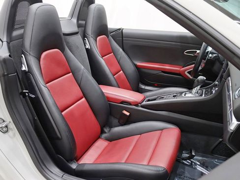 Used 2018 Porsche 718 Boxster S image 27