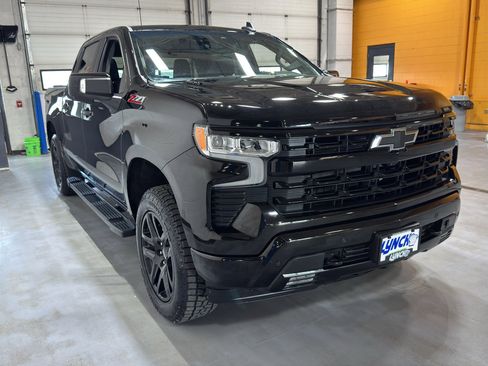 Used 2024 Chevrolet Silverado 1500 RST AWD/4WD image 7