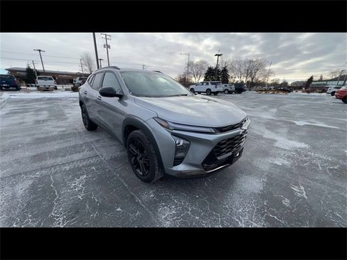 Certified 2024 Chevrolet Trax ACTIV w/ Sunroof Package image 2