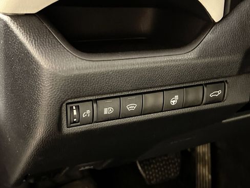 Used 2024 Toyota RAV4 XLE Premium image 31