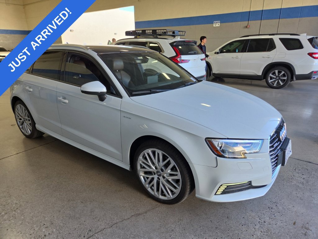 Used 2018 Audi A3 e-tron Premium w/ Sport Package FWD image 2