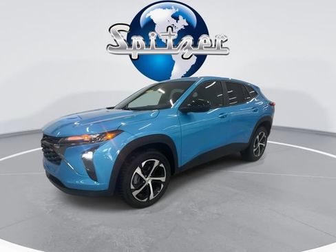 Used 2025 Chevrolet Trax RS w/ Driver Confidence Package image 4