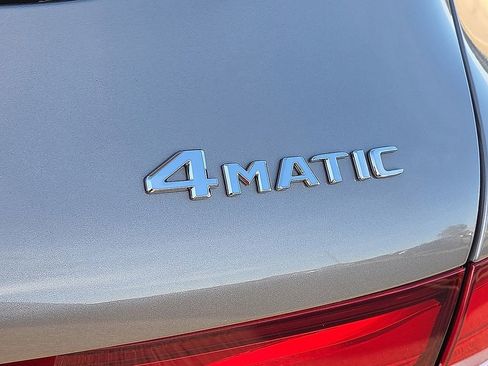 Used 2019 Mercedes-Benz GLC 350e 4MATIC image 18