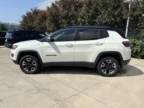 Used 2018 Jeep Compass Trailhawk w/ Cold Weather Group AWD/4WD image 8
