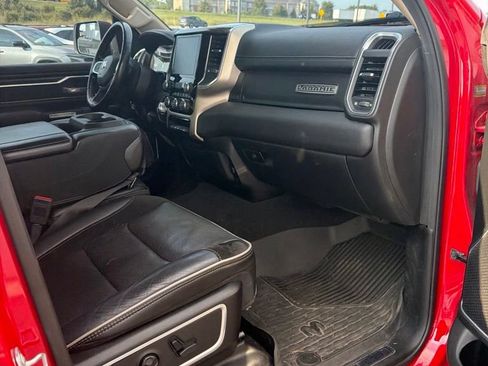 Used 2019 RAM 1500 Laramie AWD/4WD image 18