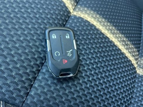 Used 2023 GMC Acadia SLE image 33