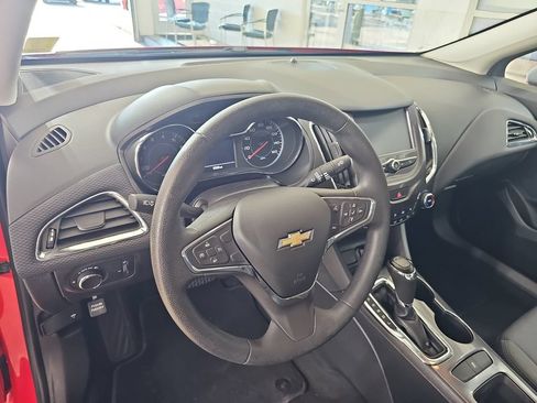 Used 2017 Chevrolet Cruze LT w/ Convenience Package FWD image 19
