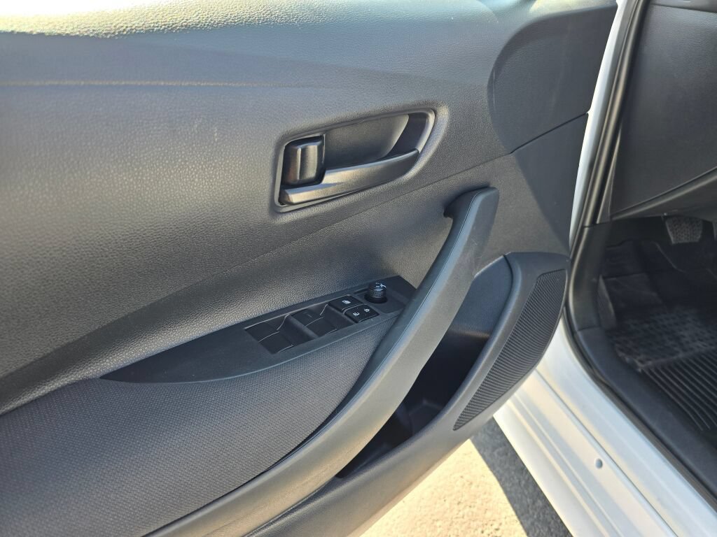 Used 2025 Toyota Corolla LE FWD image 20