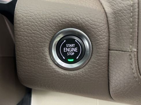 Used 2021 GMC Yukon XL Denali w/ Denali Premium Package RWD image 15