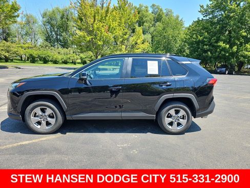 Used 2025 Toyota RAV4 XLE AWD/4WD image 1