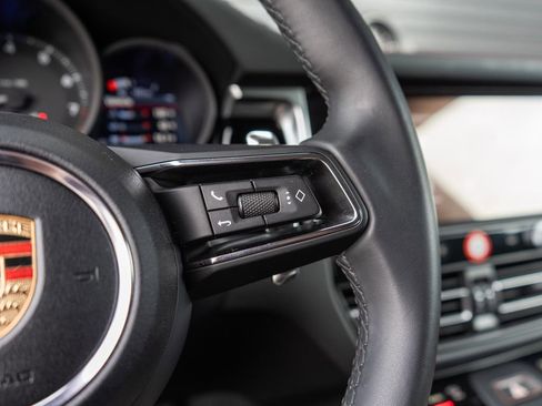 Used 2025 Porsche Macan Turbo image 21