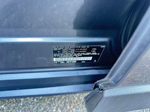 Used 2025 Toyota RAV4 XLE image 29