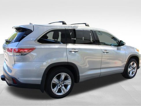 Certified 2016 Toyota Highlander Limited Platinum AWD/4WD image 17