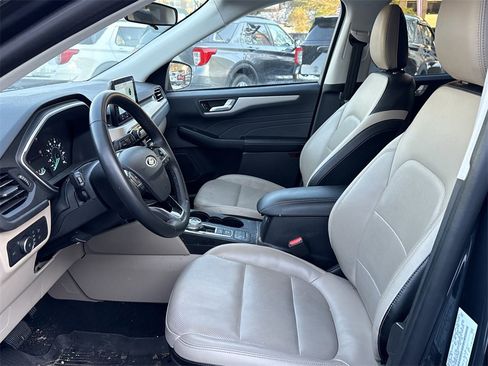 Used 2022 Ford Escape SEL image 8
