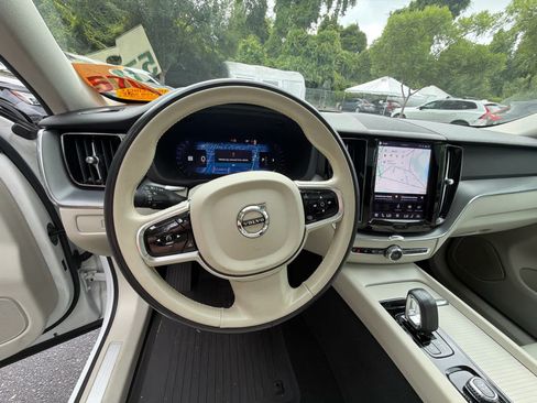 Used 2024 Volvo XC60 B5 Core w/ Protection Package Premier AWD/4WD image 28