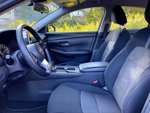 Used 2024 Nissan Sentra SV FWD image 4