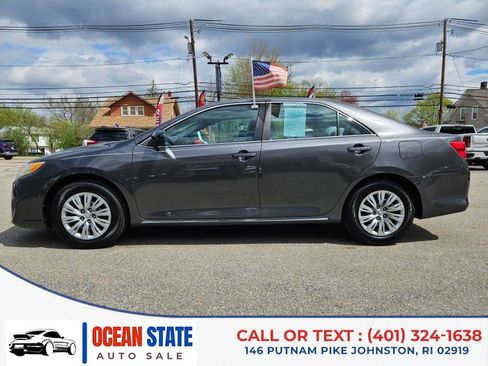 Used 2013 Toyota Camry LE image 2