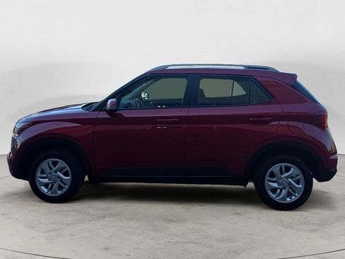 Used 2023 Hyundai Venue FWD image 8