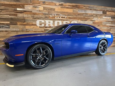 Used 2022 Dodge Challenger R/T w/ Blacktop Package image 17
