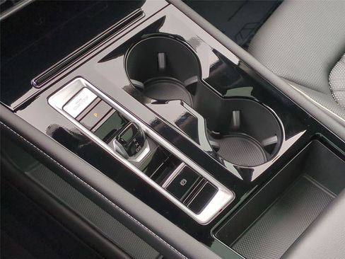 New 2026 Volkswagen Atlas SE image 13