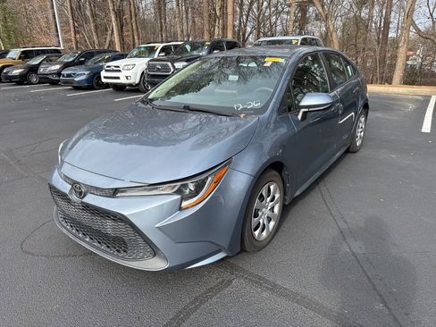 Used 2021 Toyota Corolla LE image 12