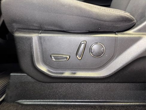 Used 2018 Ford F150 XLT w/ Equipment Group 302A Luxury AWD/4WD image 31