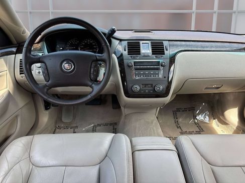 Used 2011 Cadillac DTS Luxury FWD image 12