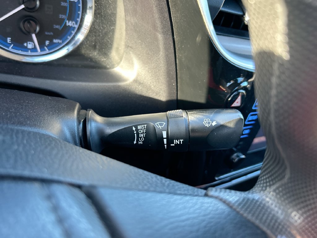 Used 2018 Toyota Corolla LE FWD image 18