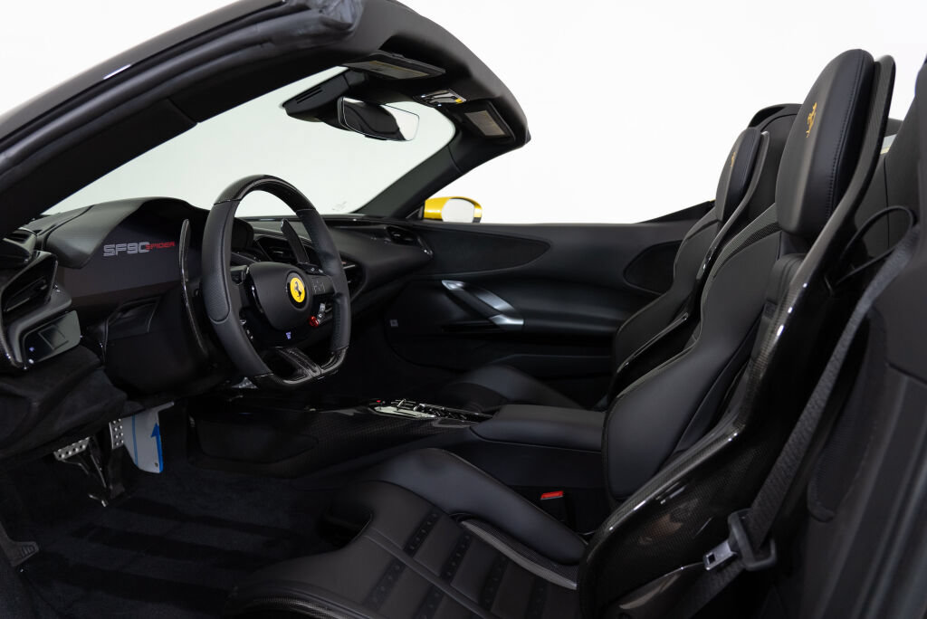 Used 2022 Ferrari SF90 Spider AWD/4WD image 6