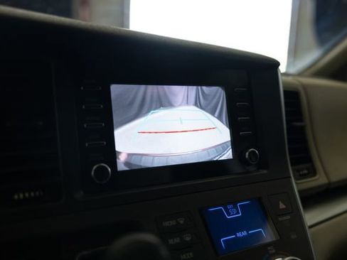 Used 2020 Toyota Sienna L FWD image 31