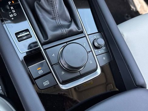 New 2025 MAZDA MAZDA3 2.5 Turbo Sedan w/Premium Plus image 18