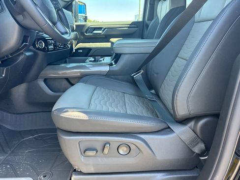 New 2026 Chevrolet Silverado 2500 ZR2 image 10